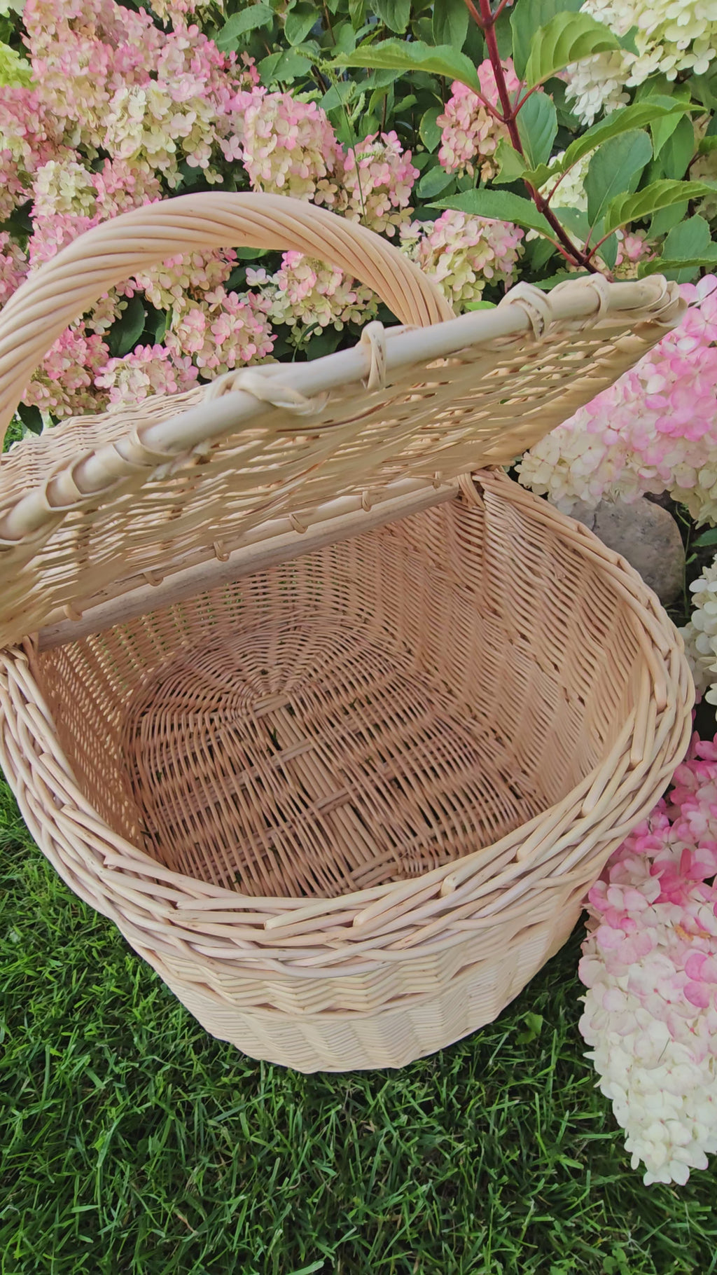 Picnic basket 011b