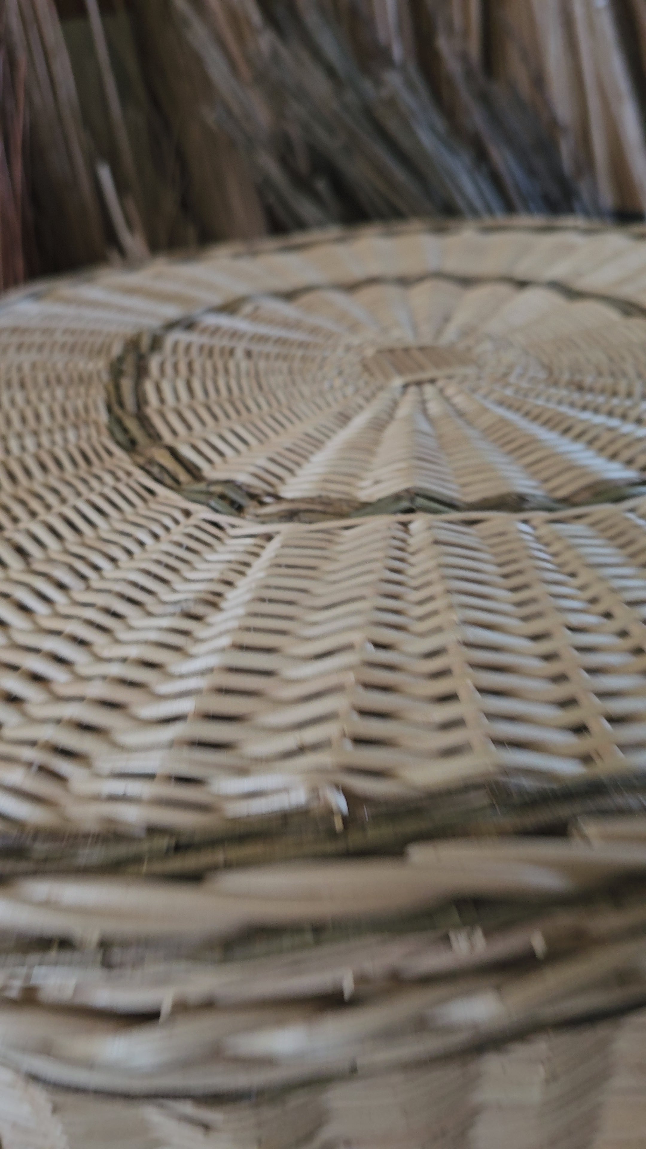 Wicker laundry basket 035r
