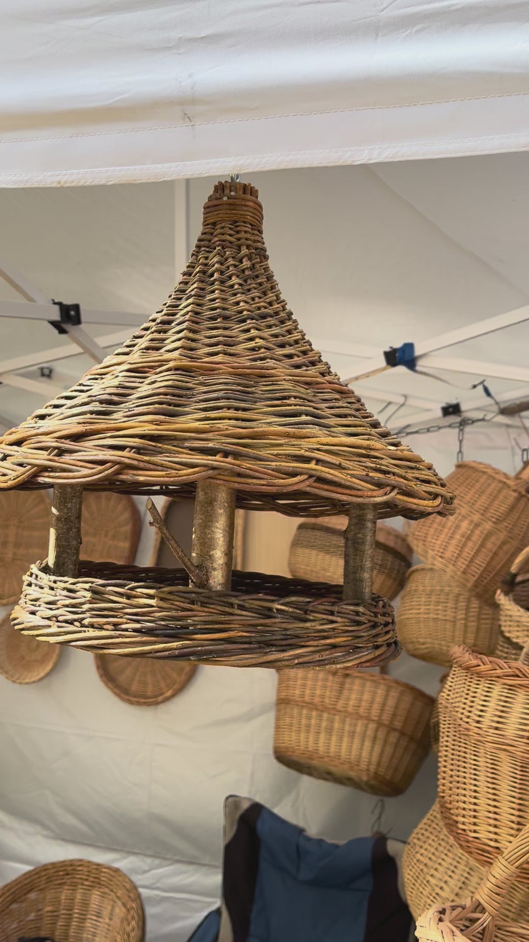 Wicker bird feeder 016b