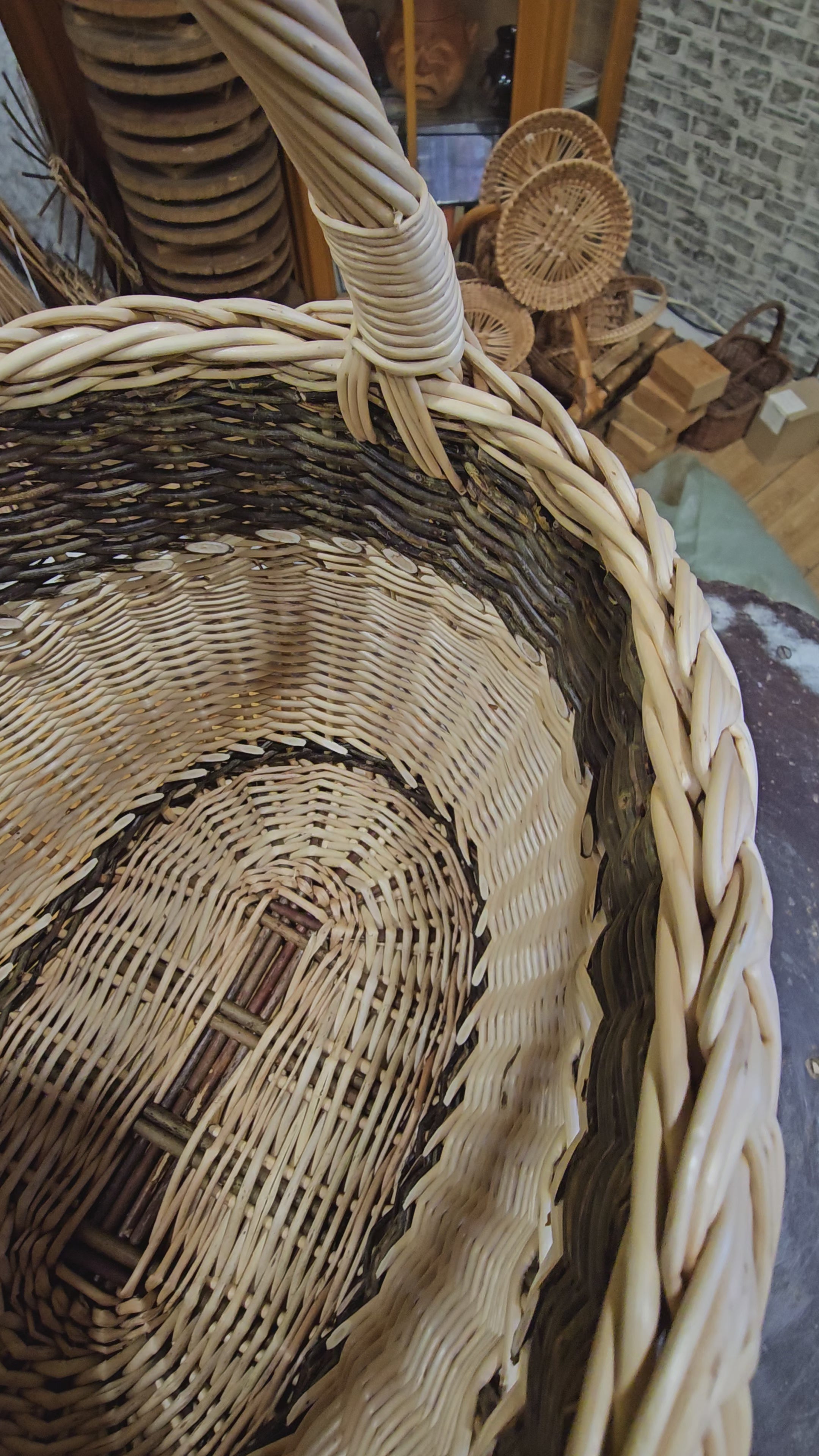 Wicker basket 042r