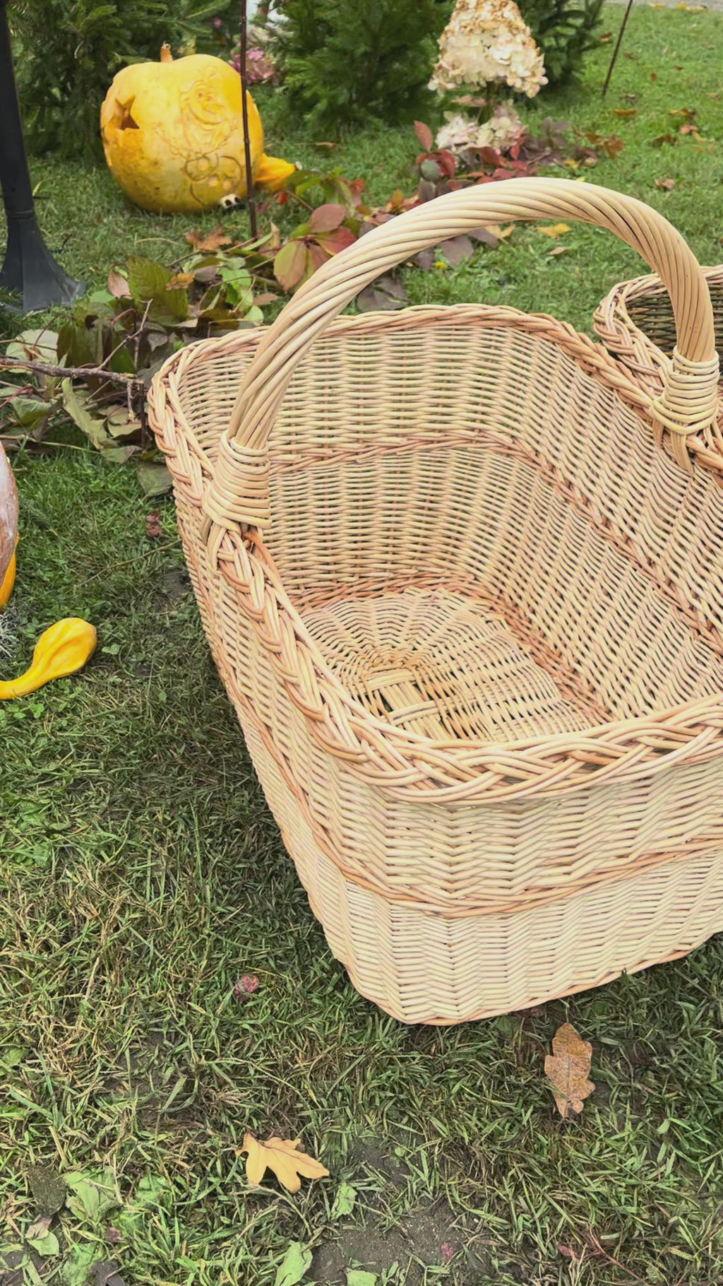 Large willow basket 052b