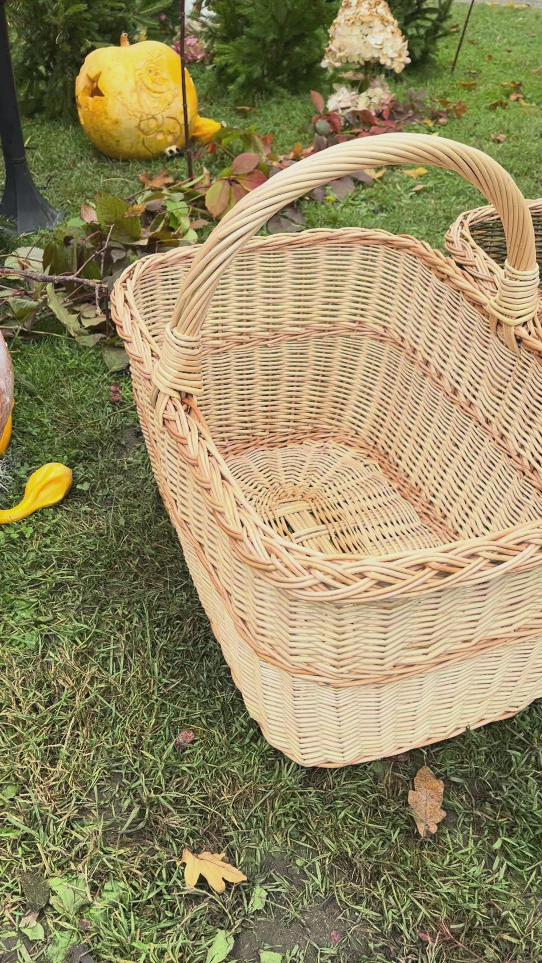 Large willow basket 052b