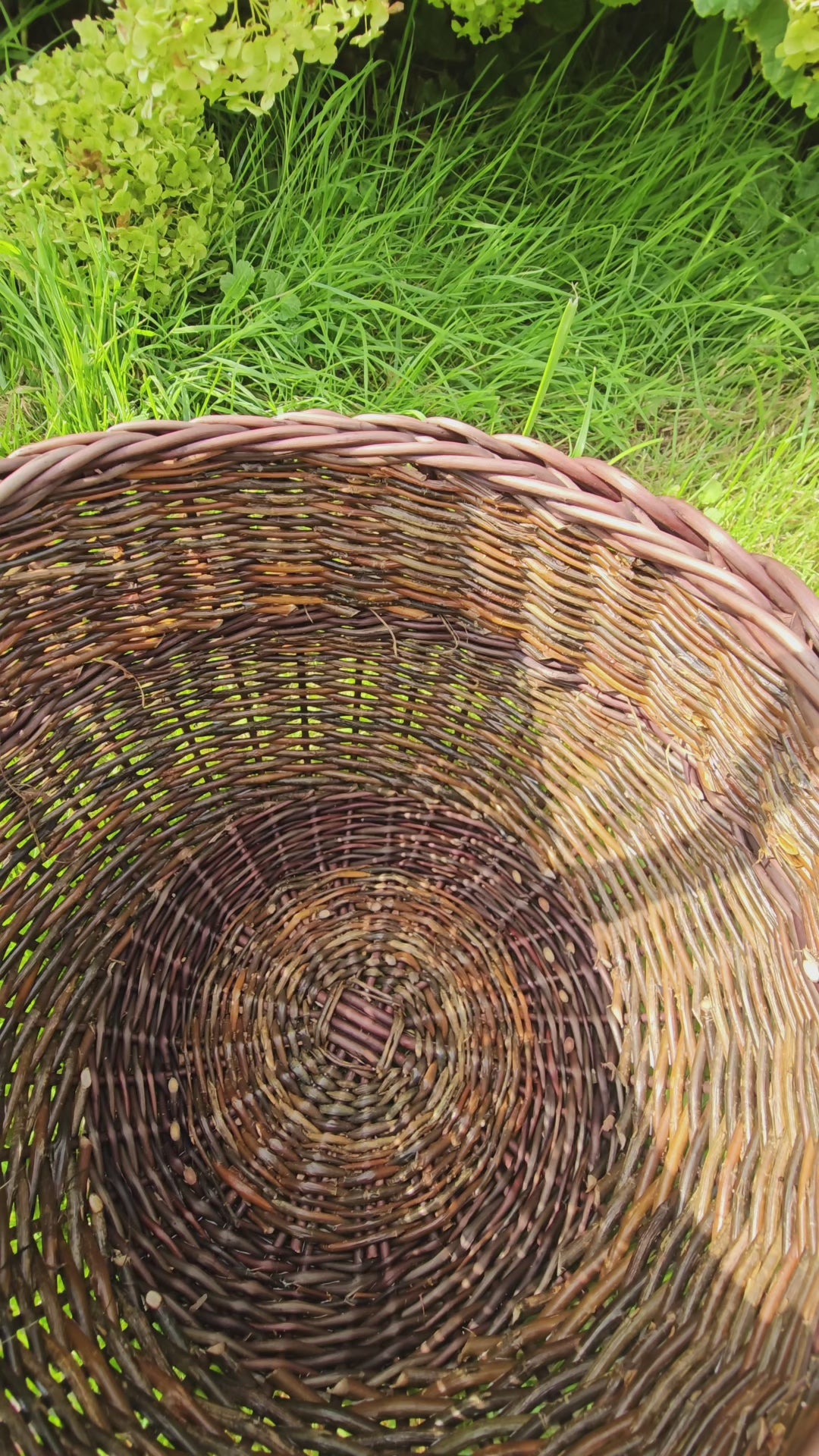 Wicker basket 049b