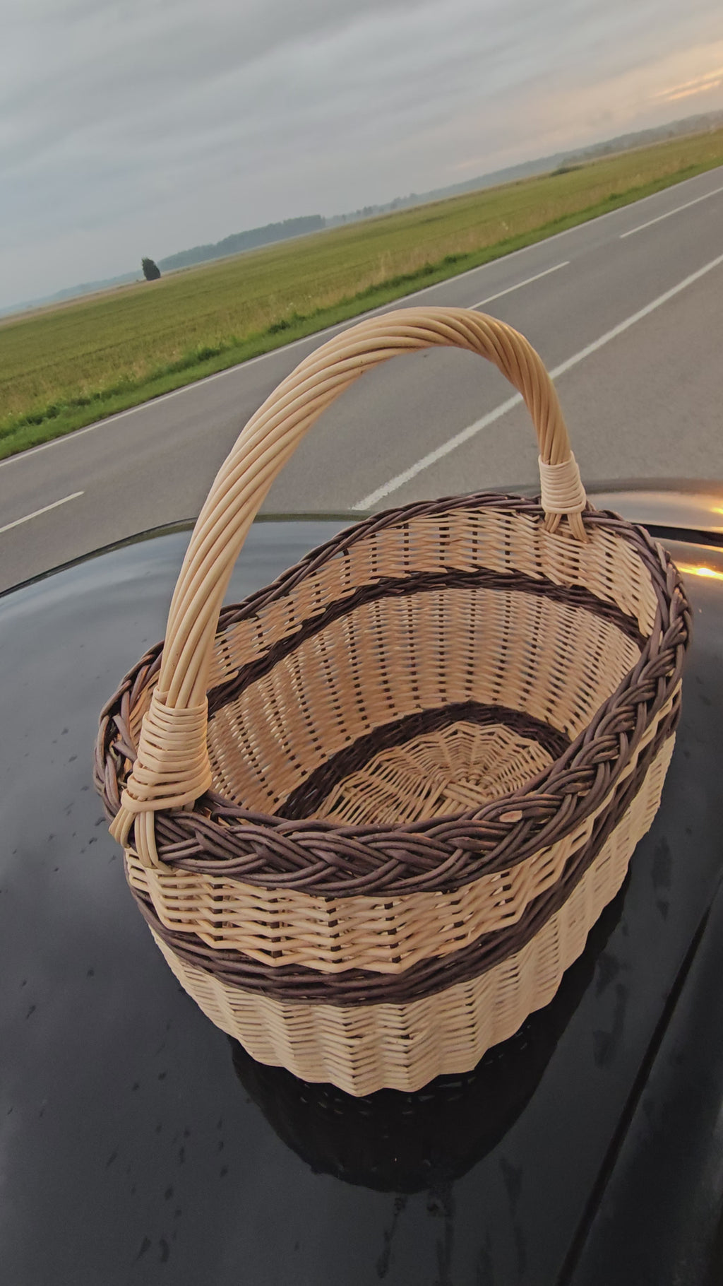 Wicker basket 018b