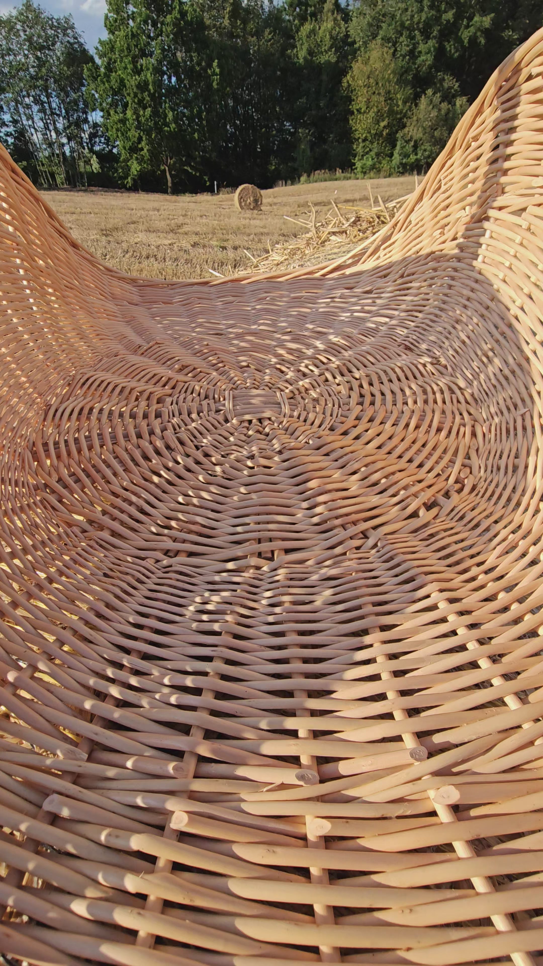 Wicker flower basket 031b