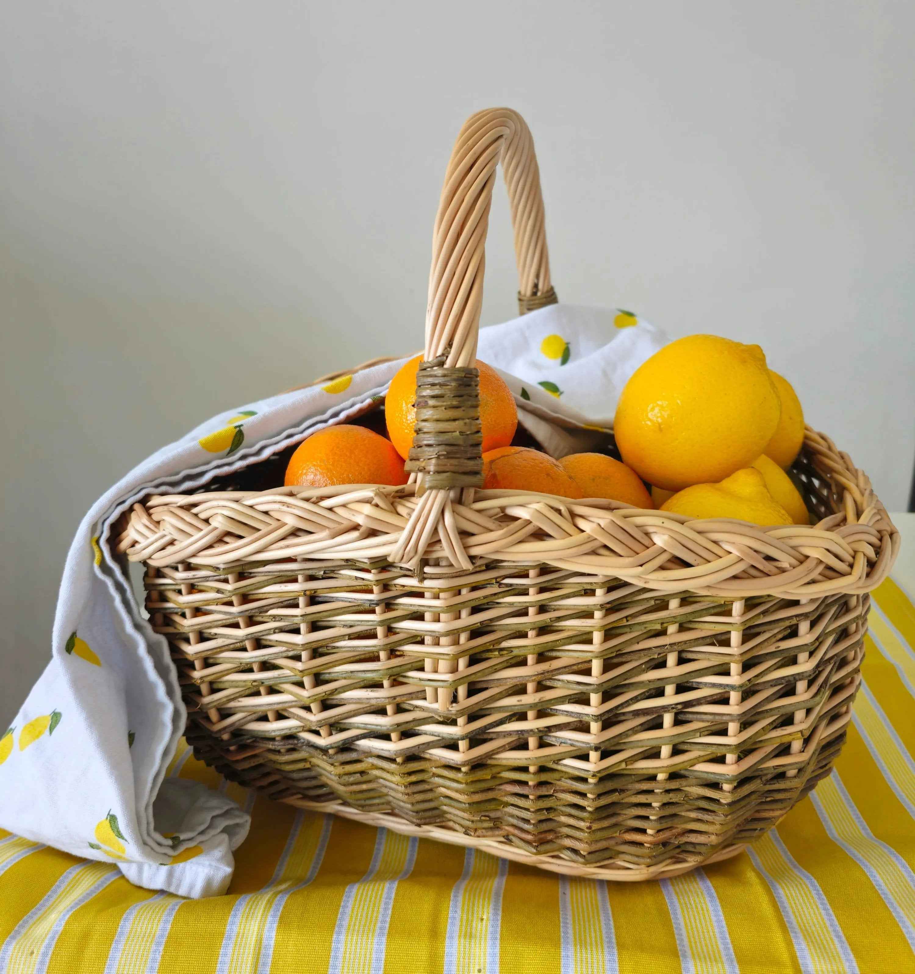 Small wicker basket 051b - NaturelyWoven wicker - handmade