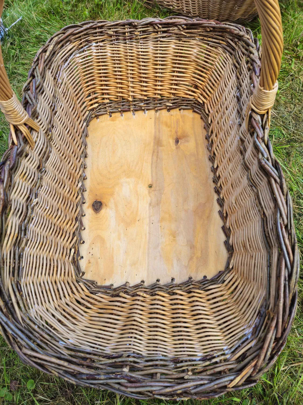 Wicker gathering basket 032r - NaturelyWoven wicker - handmade