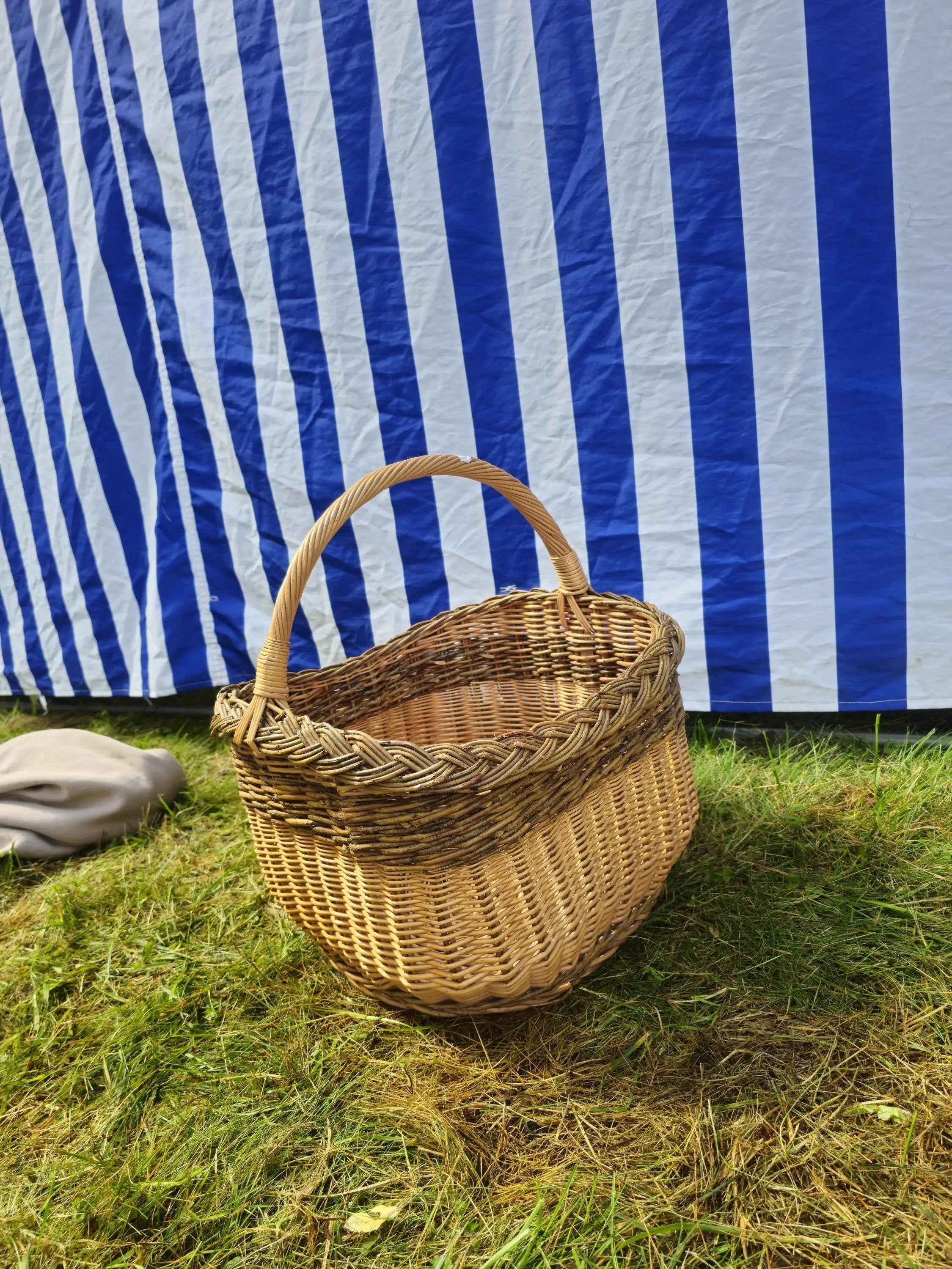 Wicker basket 018r - NaturelyWoven wicker - handmade